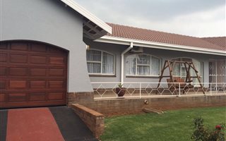 4 Bedroom House in Elandia