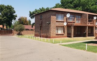 2 Bedroom Simplex in Mountain View