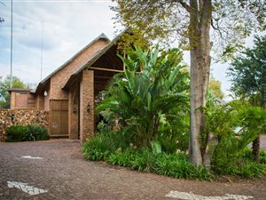 8000 m² Commercial space in Clubview
