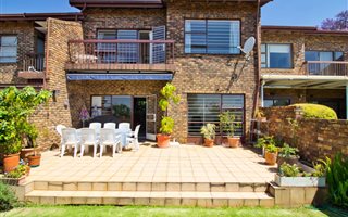 4 Bedroom Duplex in Bedford Park