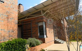 3 Bedroom House in Kensington