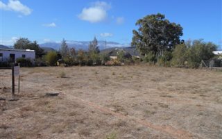 733 m² Land available in McGregor
