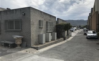 365 m² Industrial space in Retreat