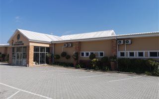 1600 m² Commercial space in Fairview