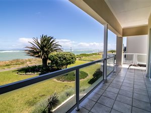 5 Bed House in Greenways Golf Estate