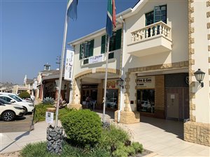 138 m² Commercial space in Fourways