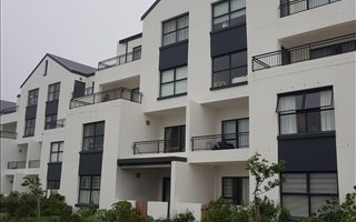 2 Bedroom Apartment in Somerset West Central
