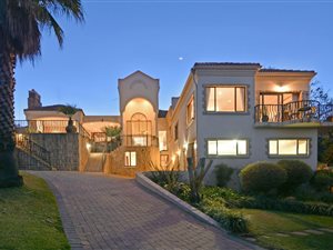 5 Bed House in Country Lane Estate