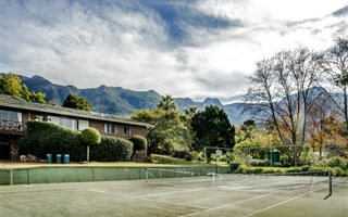 4 Bedroom House in Constantia Upper