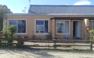 2 Bedroom House in Tableview