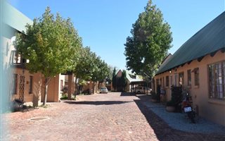 2 Bedroom Flat in Die Bult