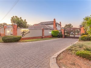 5 Bed House in Poortview