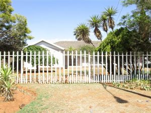 4 Bed House in Risiville