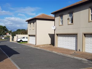 120 m² Commercial space in Tableview