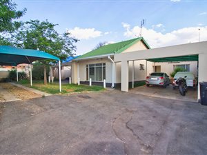 5 Bed House in Klopperpark
