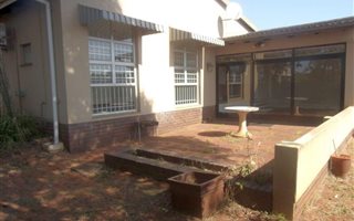 2 Bedroom Simplex in Woodhaven