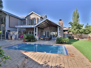 5 Bed House in Zwartkop Golf Estate
