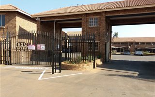 2 Bedroom Apartment in Krugersrus