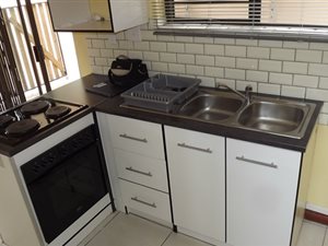 2 Bedroom Garden Cottage in Wierda Park