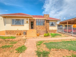 3 Bedroom House in Bothasrus