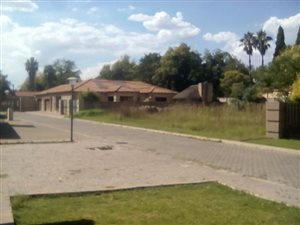 707 m² Land available in Arcon Park