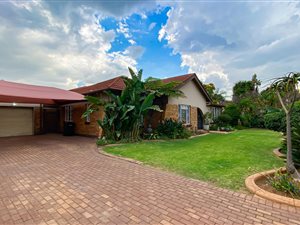 4 Bed House in Kempton Park Central
