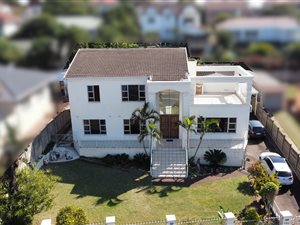 House in Bluff