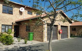 2 Bedroom House in Wild En Weide