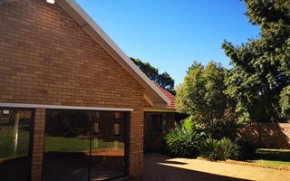 5 Bedroom House in Constantia Park