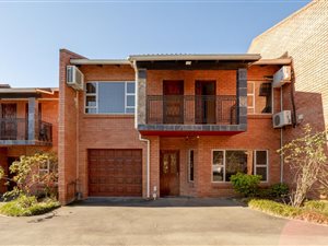 3 Bed Duplex in Pelham