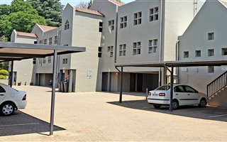 3 Bedroom Apartment in Elton Hill