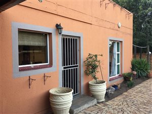 7 Bed House in Crown Gardens