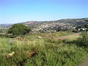 4.9 ha Land available in Verulam
