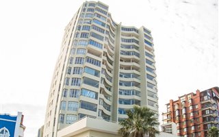 3 Bedroom Apartment in Strand North