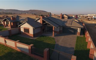 500 m² Land available in Roodeplaat