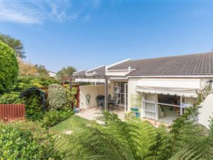 2 Bed Townhouse in Constantia