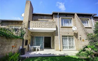 3 Bedroom Townhouse in Victory Park