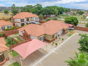 3 Bed Townhouse in Waterval East