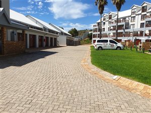 3 Bed Apartment in Boland Park