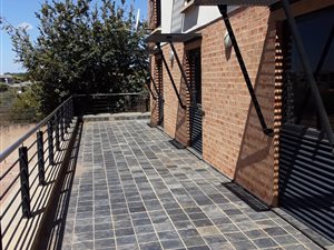 99 m² Commercial space in Silver Lakes