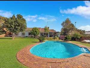 4 Bed House in Kelvin