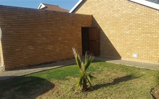 3 Bedroom Townhouse in Sinoville