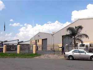 2450 m² Industrial space in Industria West
