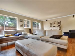 3 Bed Townhouse in Melrose