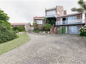 5 Bed House in Dana Bay