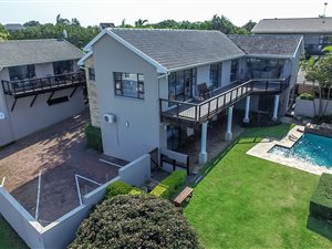 10 Bed House in Blue Bend