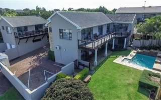 10 Bedroom House in Blue Bend