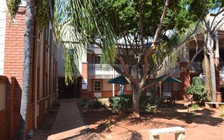 270 m² Commercial space in Lynnwood
