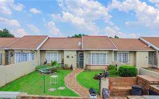 3 Bedroom Townhouse in Norkem Park