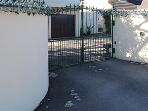 5 Bed House in Clifton Park